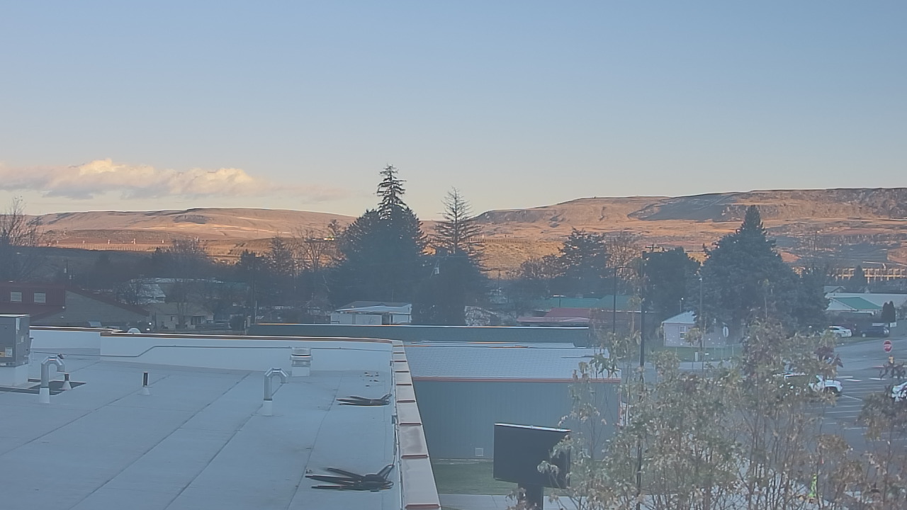 Thumbnail for current weather camera view from Bridgeport High School in Bridgeport, Washington