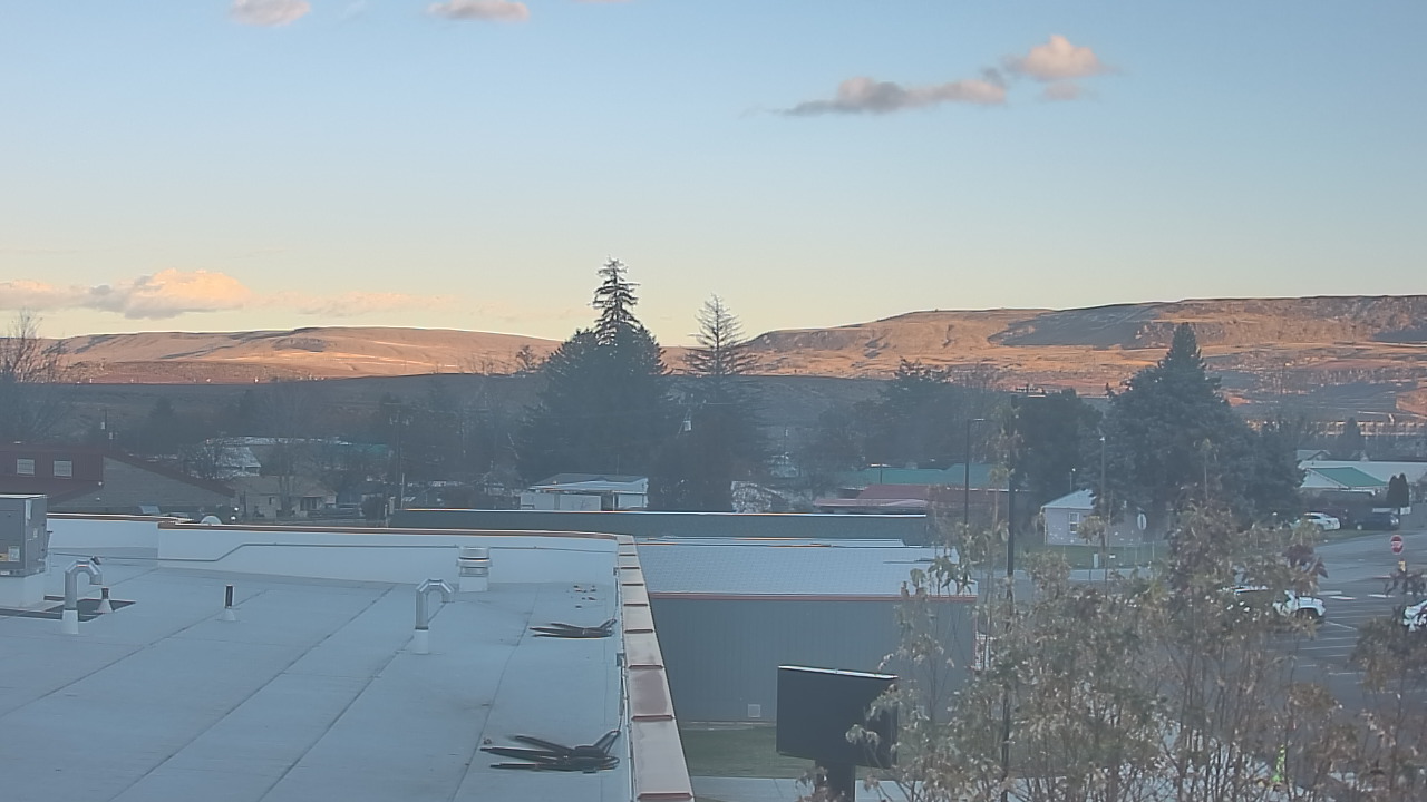 Thumbnail for current weather camera view from Bridgeport High School in Bridgeport, Washington