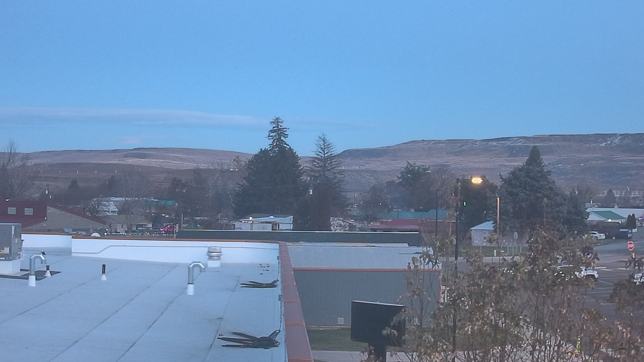 Thumbnail for current weather camera view from Bridgeport High School in Bridgeport, Washington