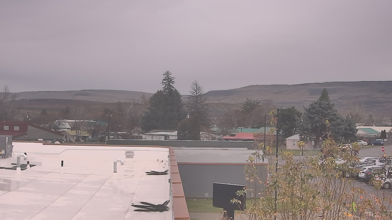 Thumbnail for current weather camera view from Bridgeport High School in Bridgeport, Washington