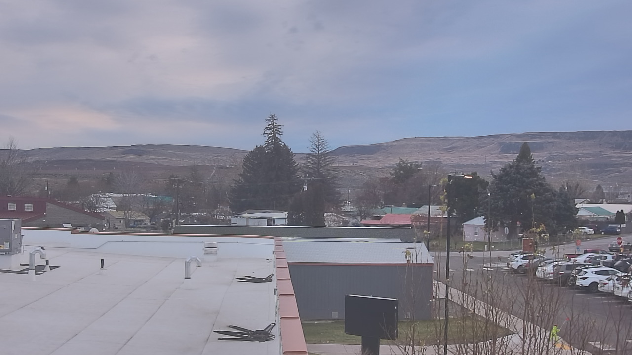 Thumbnail for current weather camera view from Bridgeport High School in Bridgeport, Washington