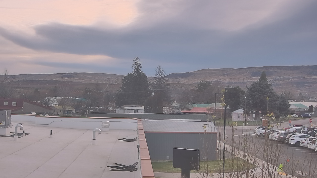 Thumbnail for current weather camera view from Bridgeport High School in Bridgeport, Washington