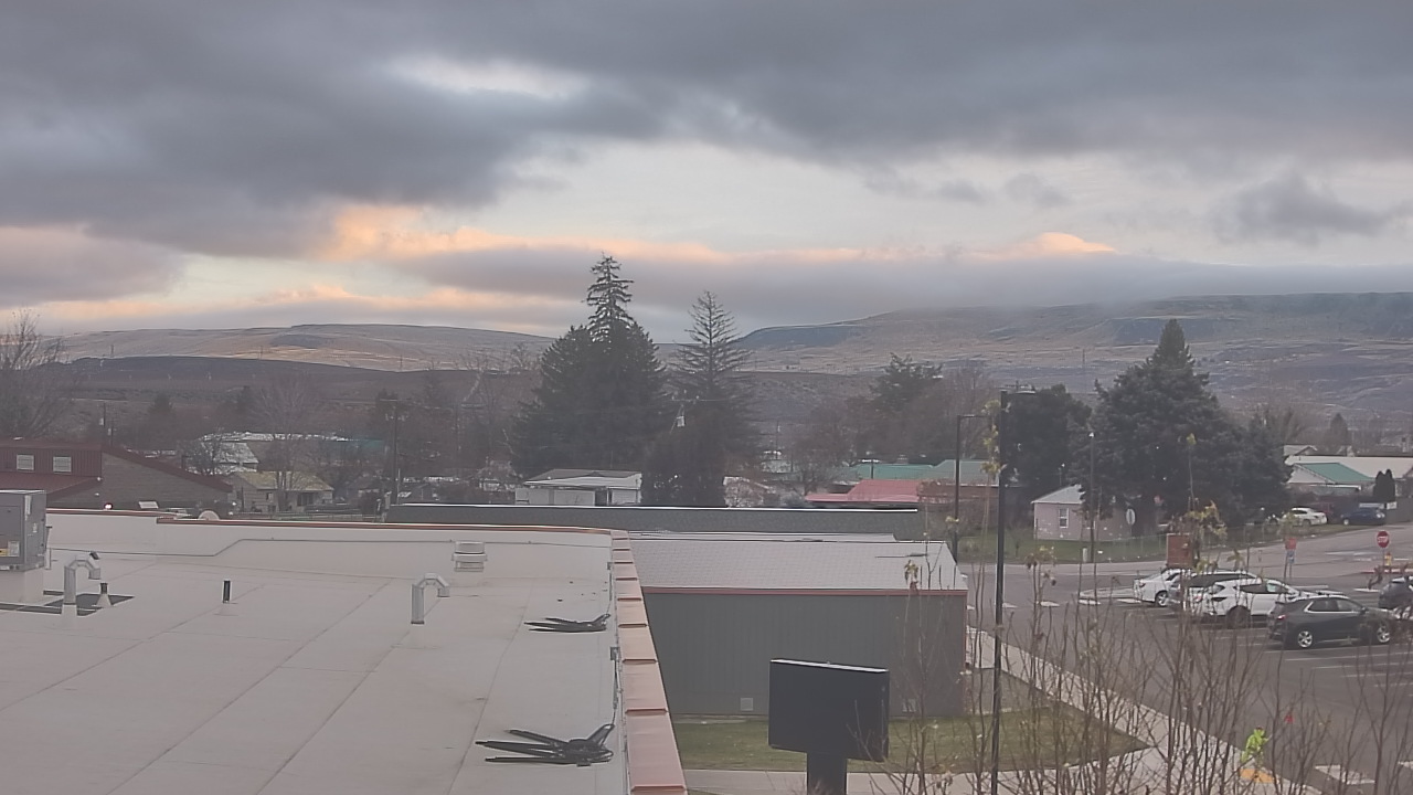 Thumbnail for current weather camera view from Bridgeport High School in Bridgeport, Washington