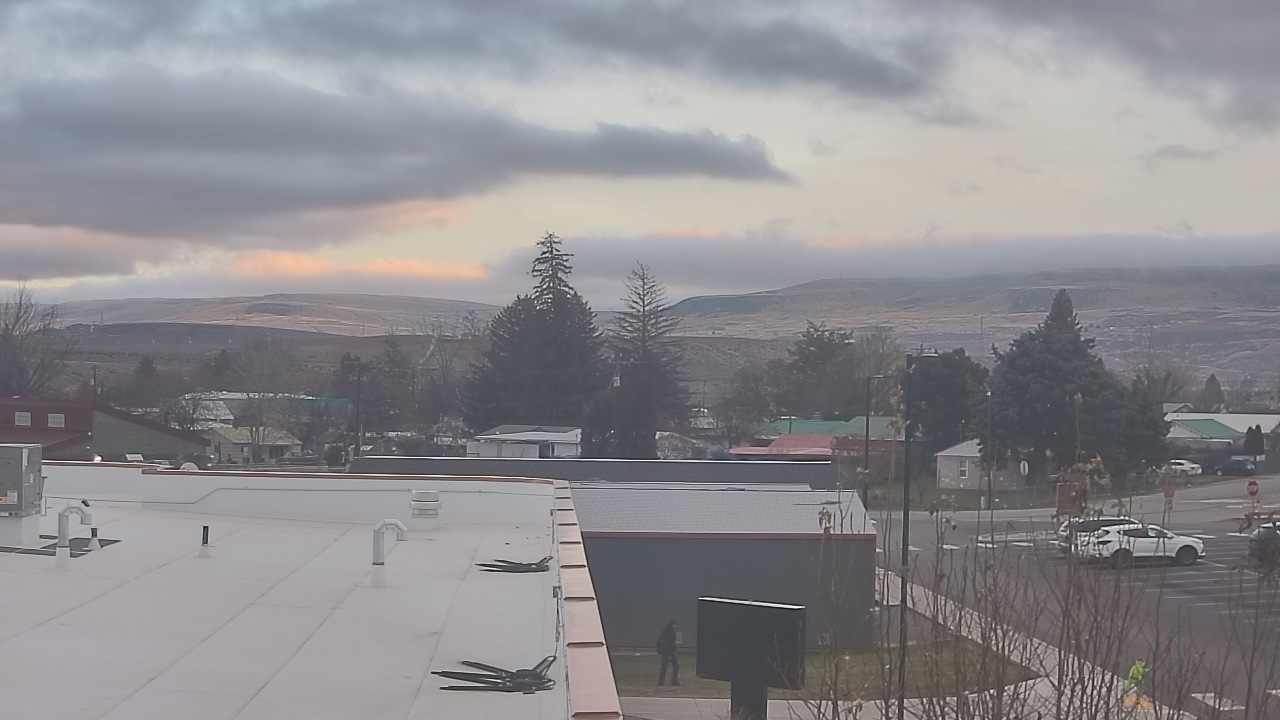 Thumbnail for current weather camera view from Bridgeport High School in Bridgeport, Washington