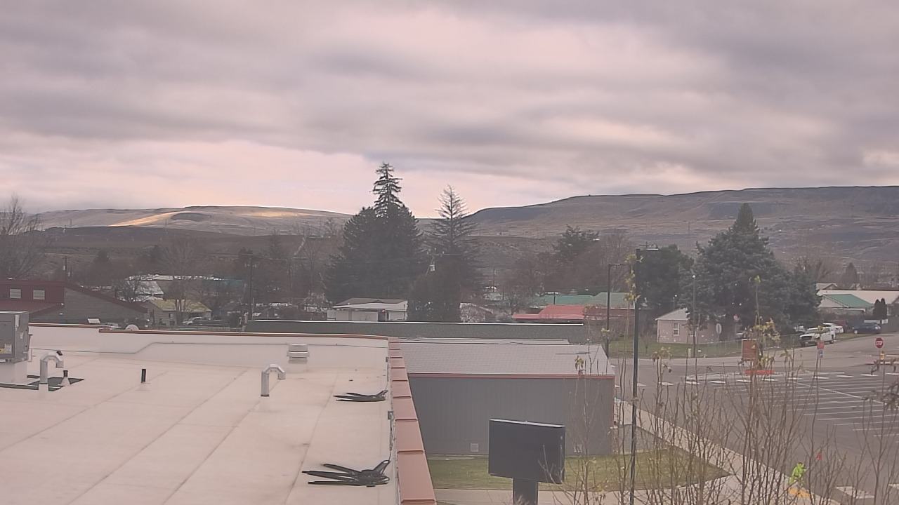 Thumbnail for current weather camera view from Bridgeport High School in Bridgeport, Washington