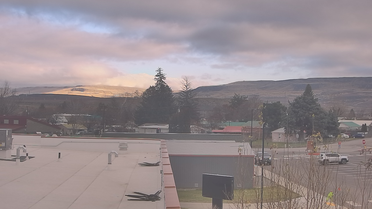 Thumbnail for current weather camera view from Bridgeport High School in Bridgeport, Washington
