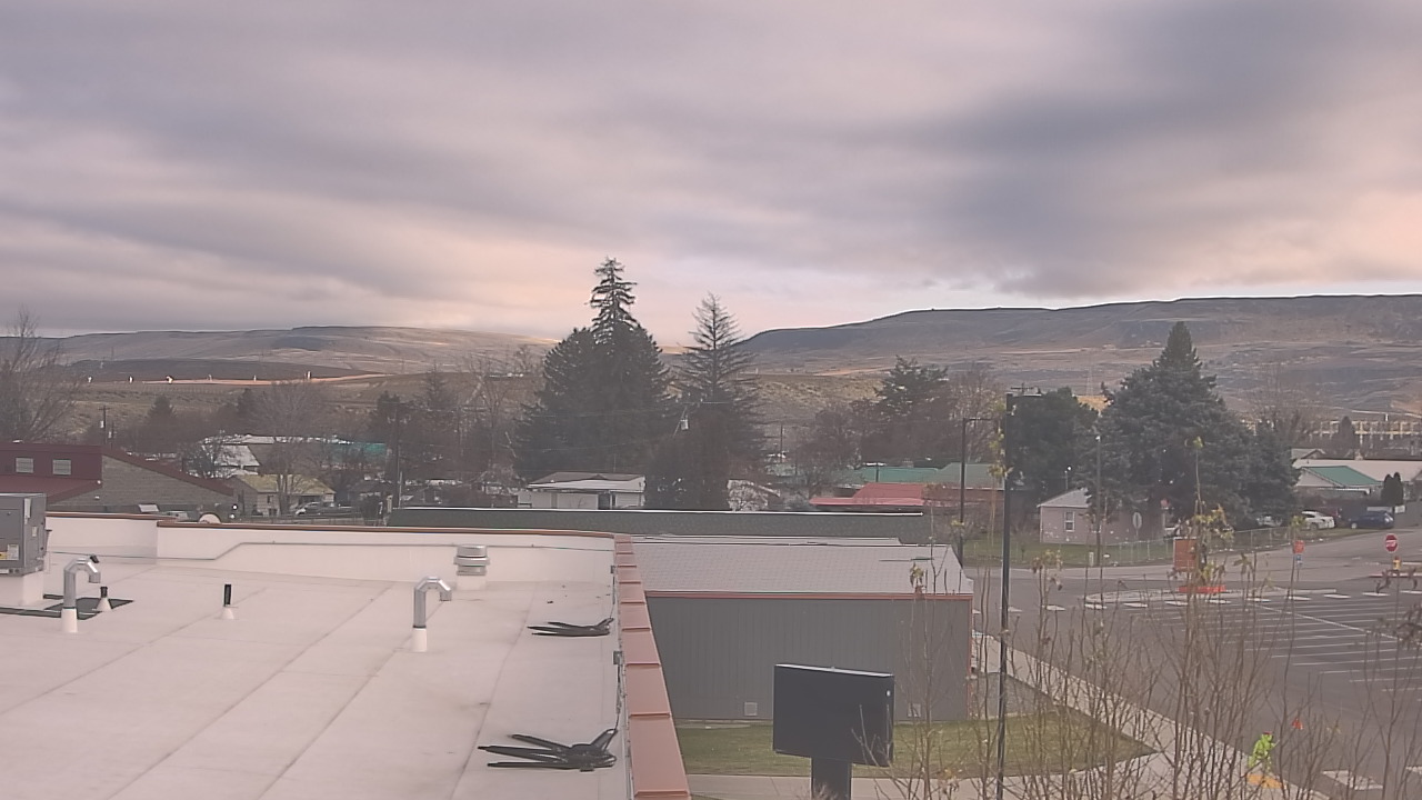 Thumbnail for current weather camera view from Bridgeport High School in Bridgeport, Washington