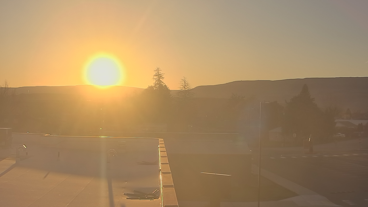 Thumbnail for current weather camera view from Bridgeport High School in Bridgeport, Washington