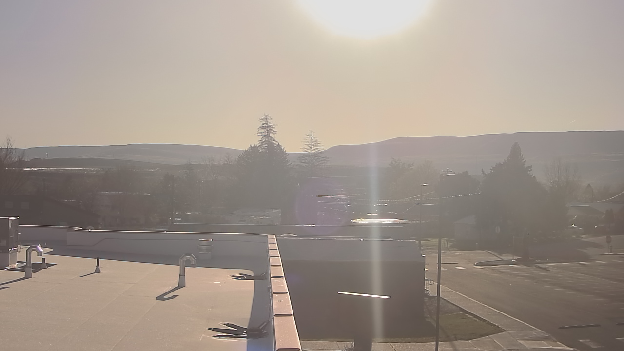 Thumbnail for current weather camera view from Bridgeport High School in Bridgeport, Washington
