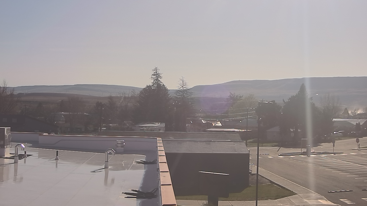 Thumbnail for current weather camera view from Bridgeport High School in Bridgeport, Washington