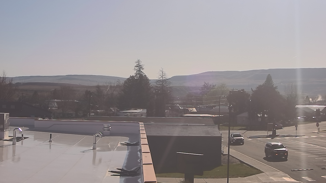 Thumbnail for current weather camera view from Bridgeport High School in Bridgeport, Washington