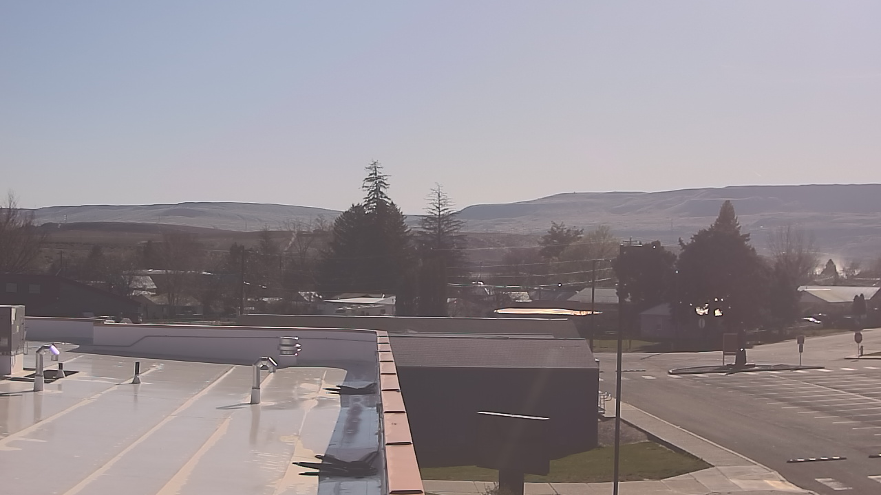 Thumbnail for current weather camera view from Bridgeport High School in Bridgeport, Washington