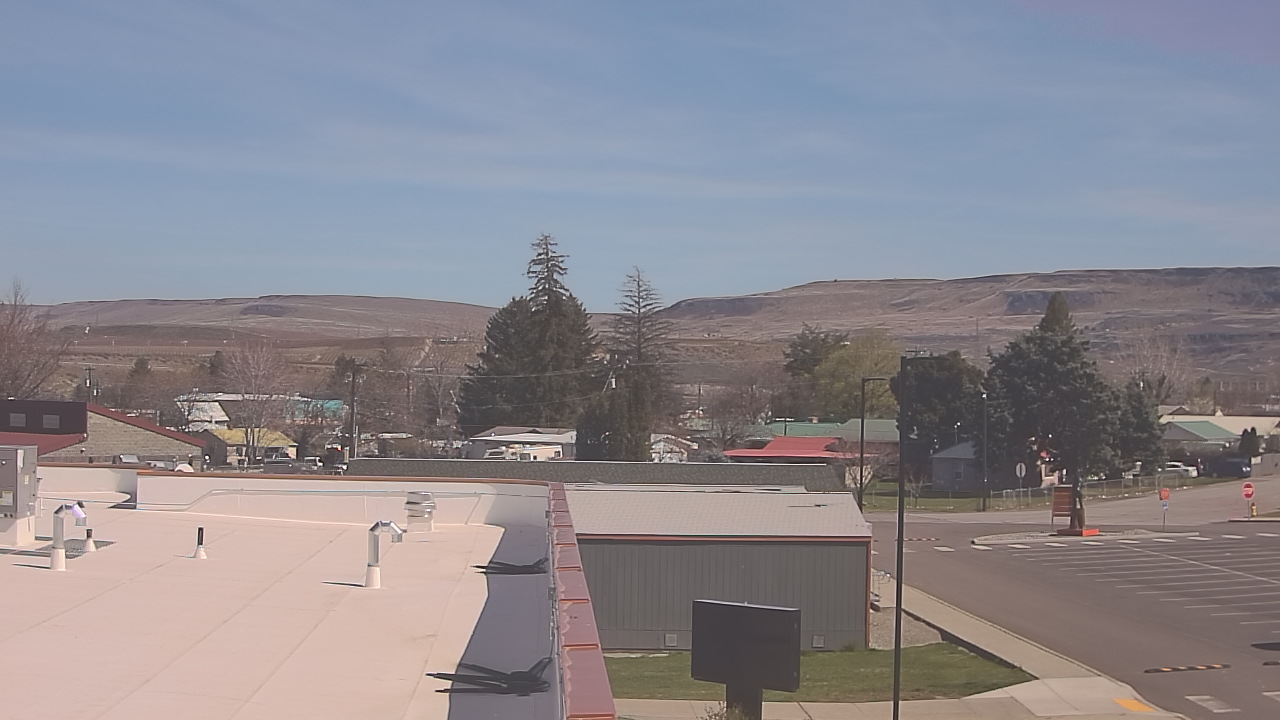Thumbnail for current weather camera view from Bridgeport High School in Bridgeport, Washington
