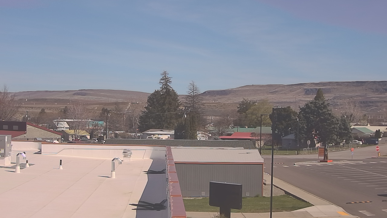 Thumbnail for current weather camera view from Bridgeport High School in Bridgeport, Washington