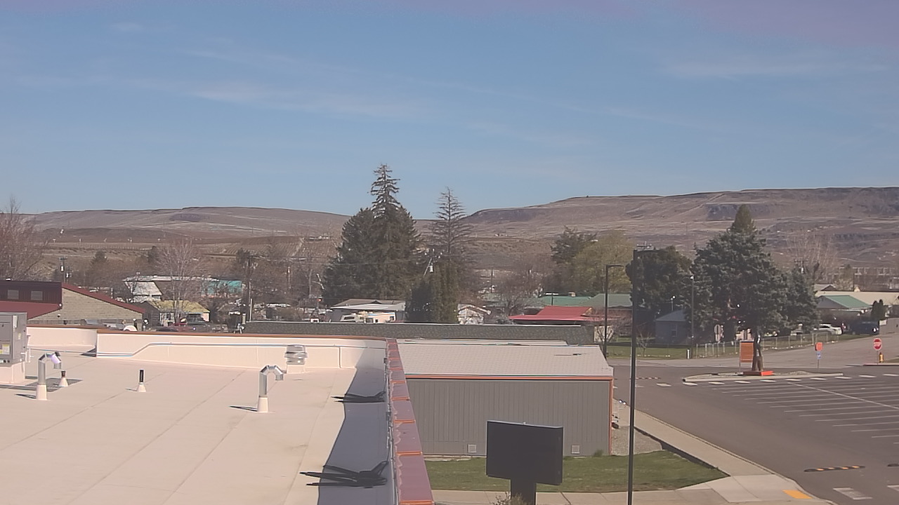 Thumbnail for current weather camera view from Bridgeport High School in Bridgeport, Washington