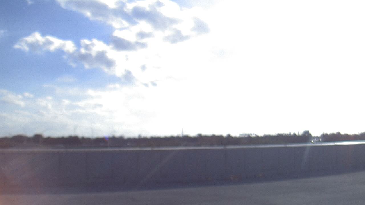 Thumbnail for current weather camera view from Forest Park ES in Boynton Beach, Florida