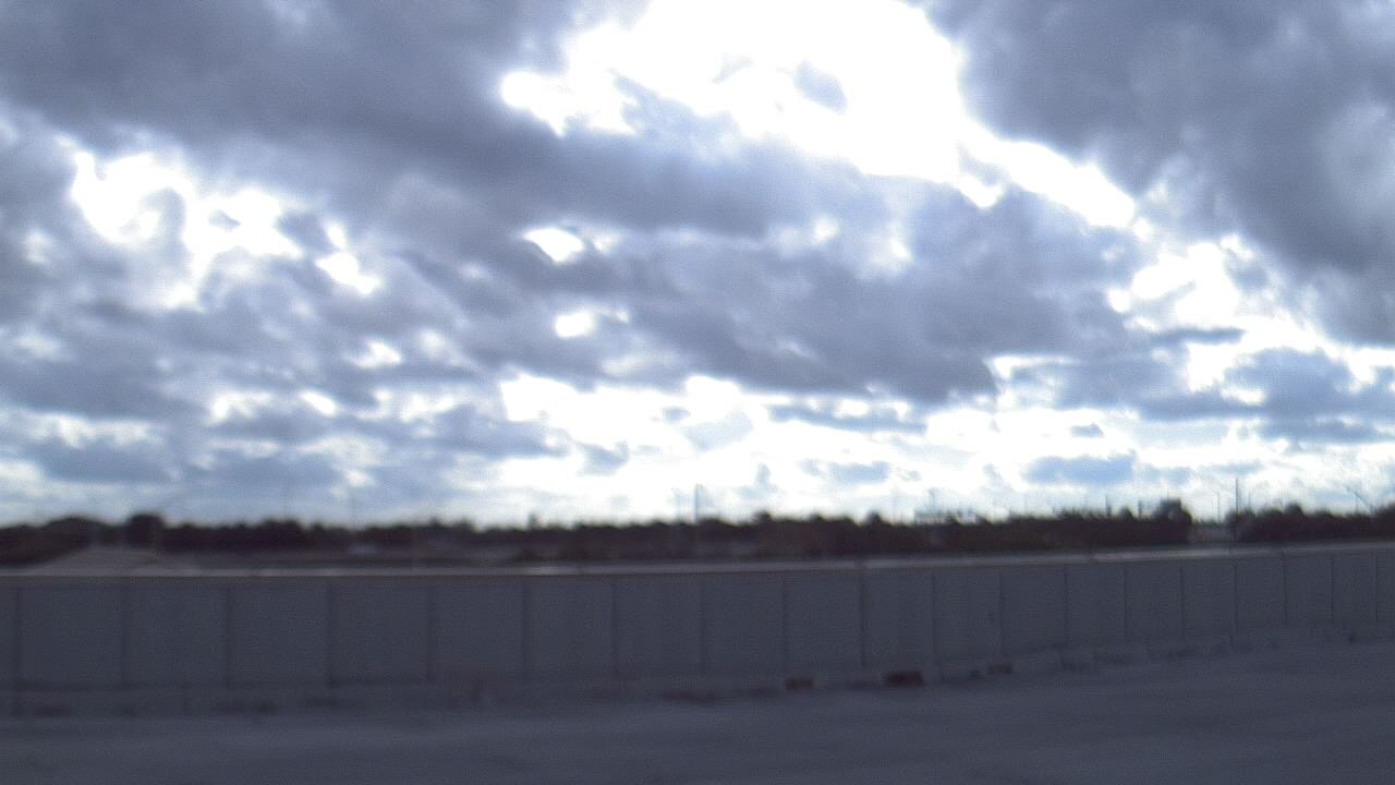 Thumbnail for current weather camera view from Forest Park ES in Boynton Beach, Florida