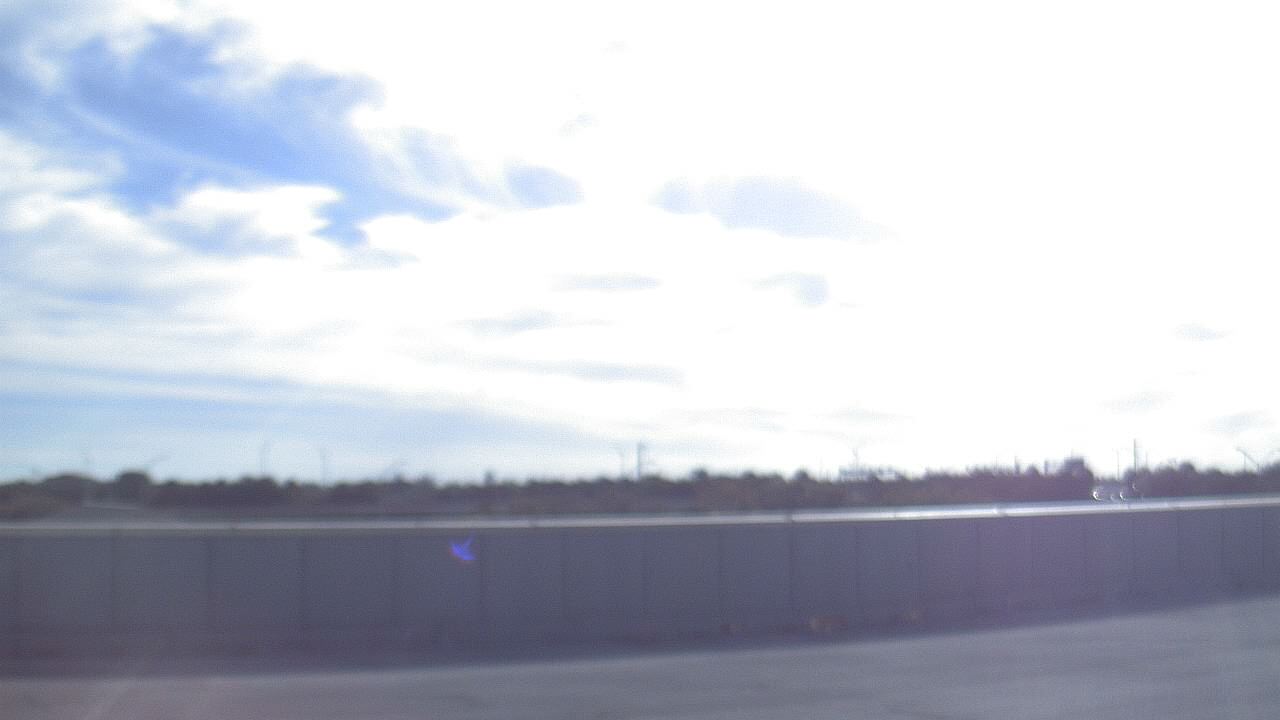 Thumbnail for current weather camera view from Forest Park ES in Boynton Beach, Florida