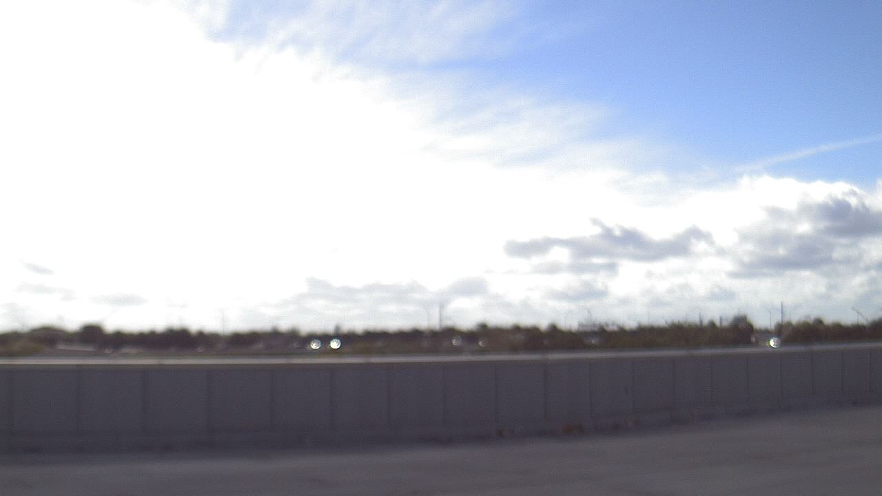 Thumbnail for current weather camera view from Forest Park ES in Boynton Beach, Florida