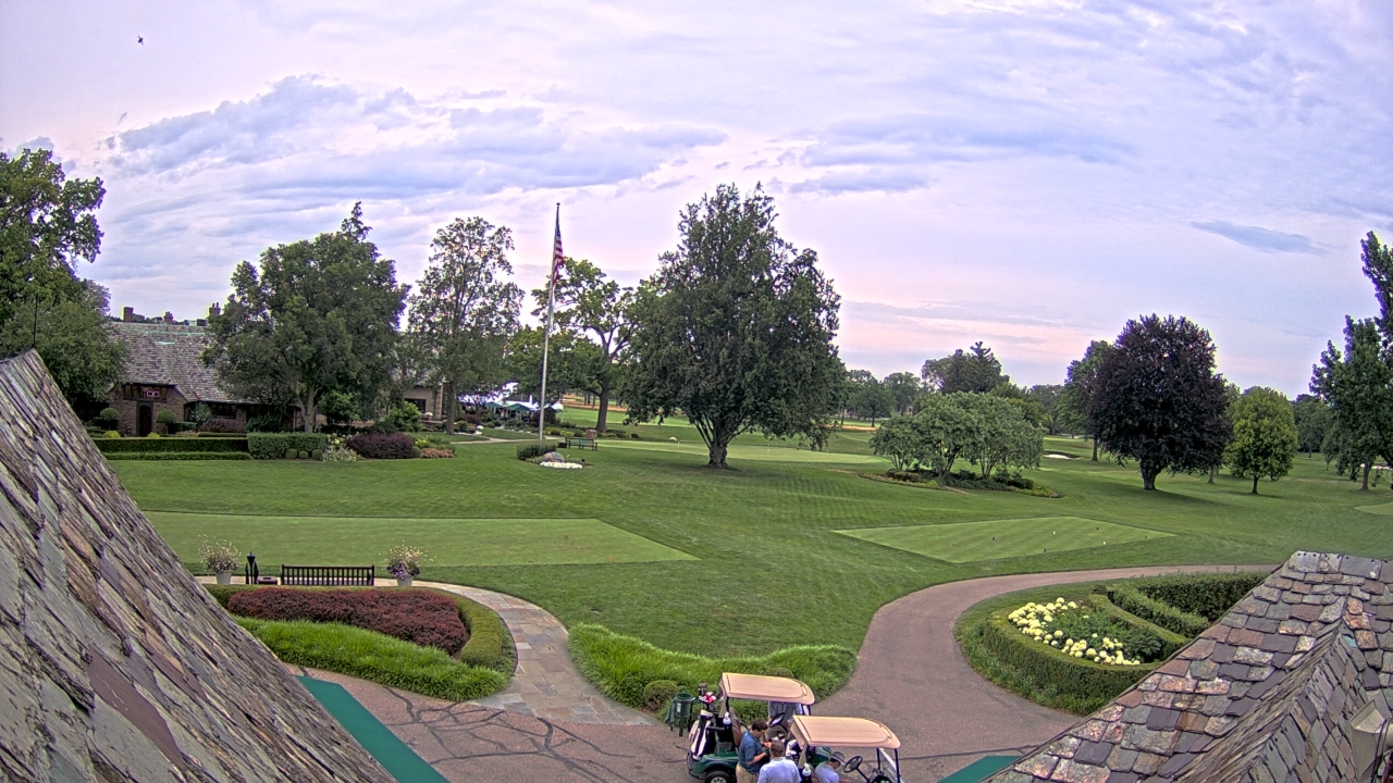 Thumbnail for current weather camera view from Country Club of Detroit in Grosse Pointe Farms, Michigan
