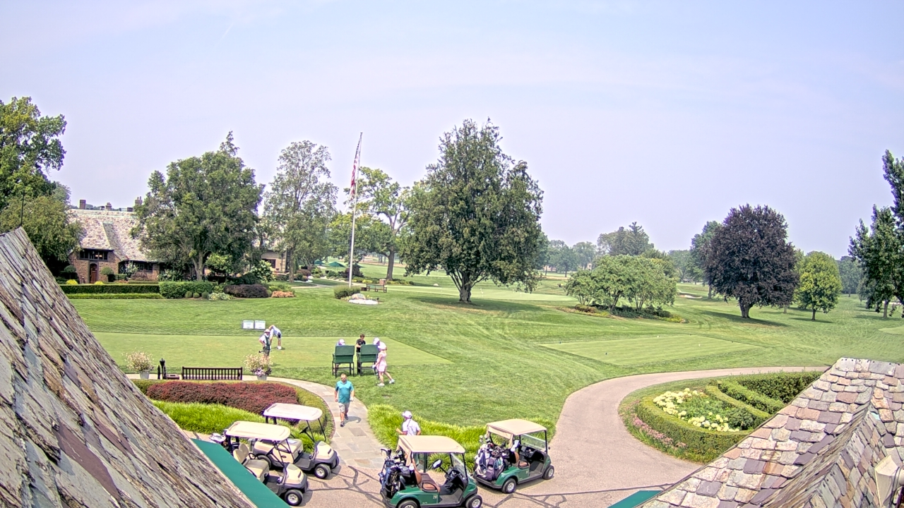 Thumbnail for current weather camera view from Country Club of Detroit in Grosse Pointe Farms, Michigan