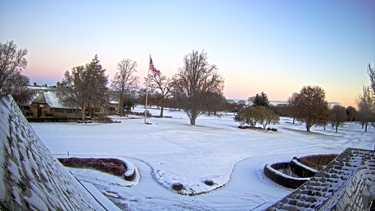 Thumbnail for current weather camera view from Country Club of Detroit in Grosse Pointe Farms, Michigan