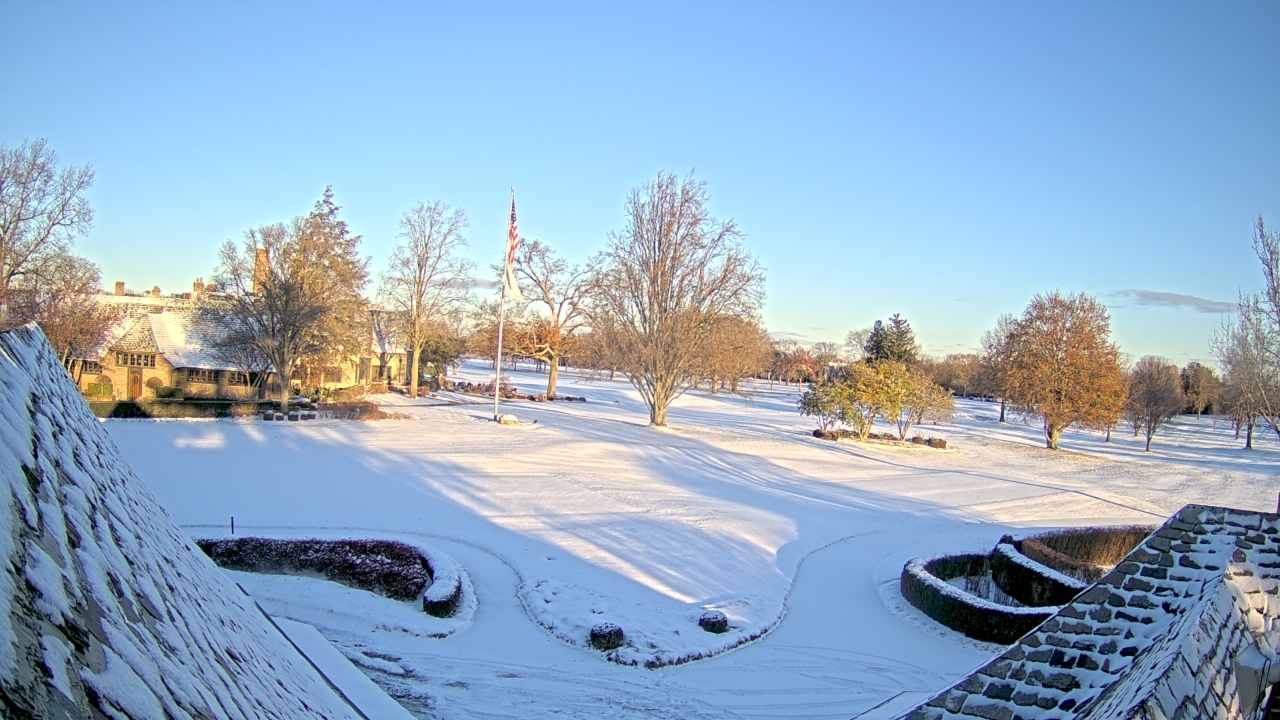 Thumbnail for current weather camera view from Country Club of Detroit in Grosse Pointe Farms, Michigan