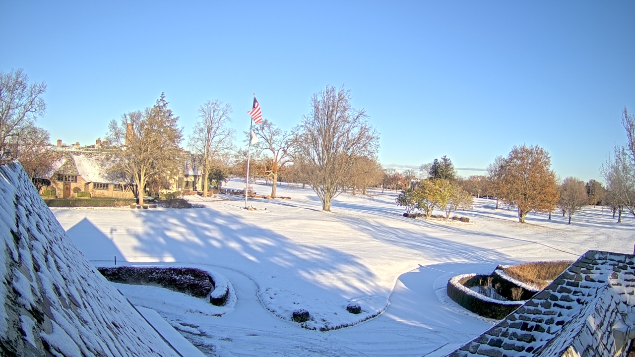 Thumbnail for current weather camera view from Country Club of Detroit in Grosse Pointe Farms, Michigan