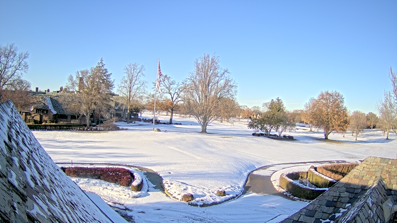 Thumbnail for current weather camera view from Country Club of Detroit in Grosse Pointe Farms, Michigan