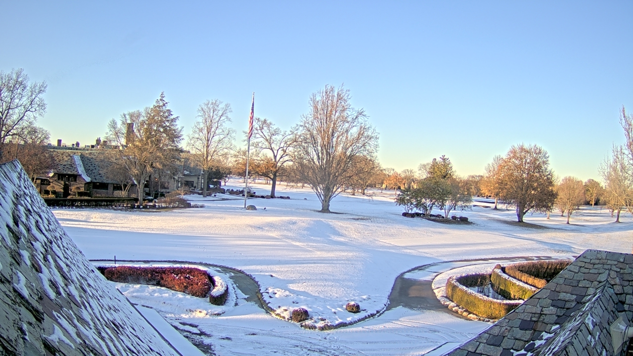 Thumbnail for current weather camera view from Country Club of Detroit in Grosse Pointe Farms, Michigan