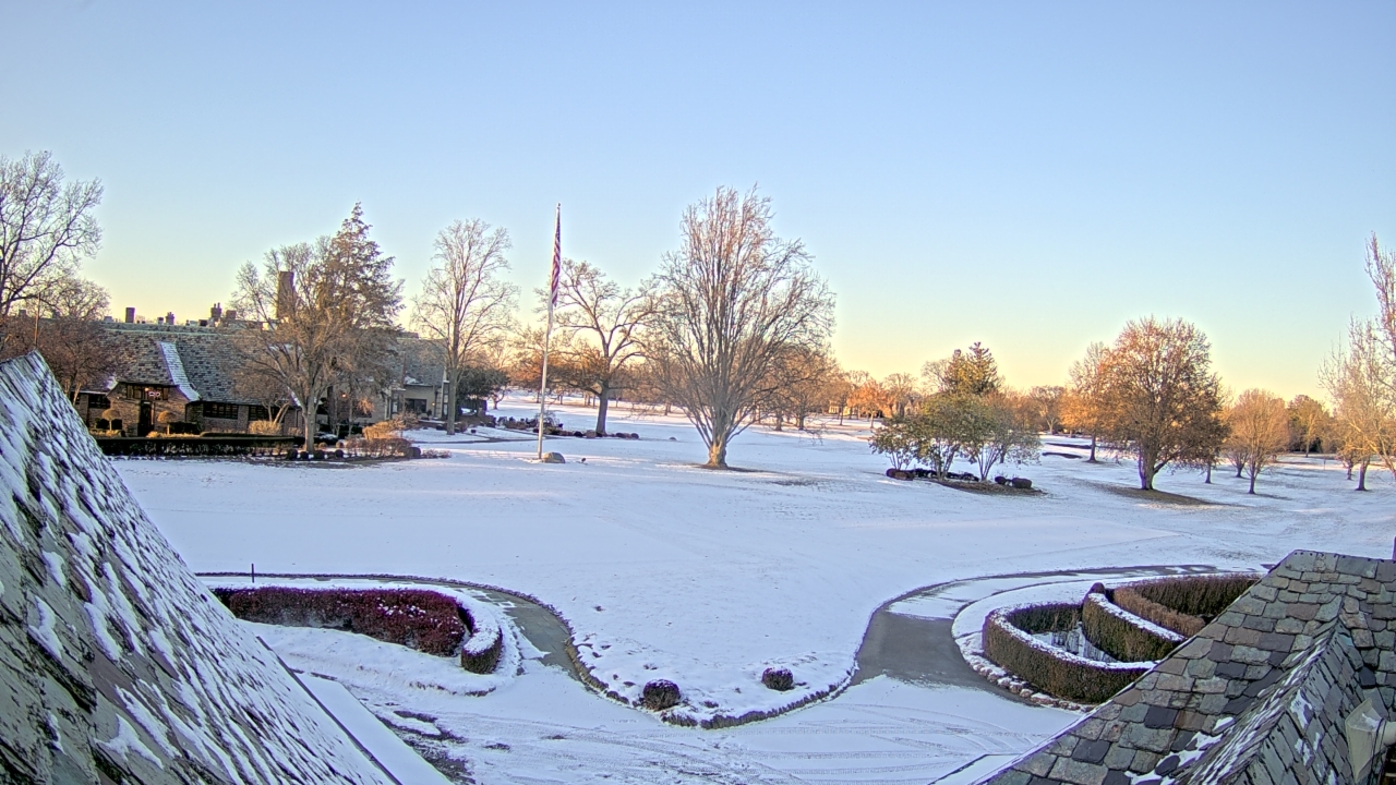 Thumbnail for current weather camera view from Country Club of Detroit in Grosse Pointe Farms, Michigan