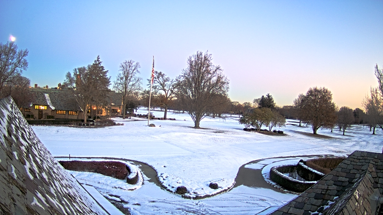 Thumbnail for current weather camera view from Country Club of Detroit in Grosse Pointe Farms, Michigan