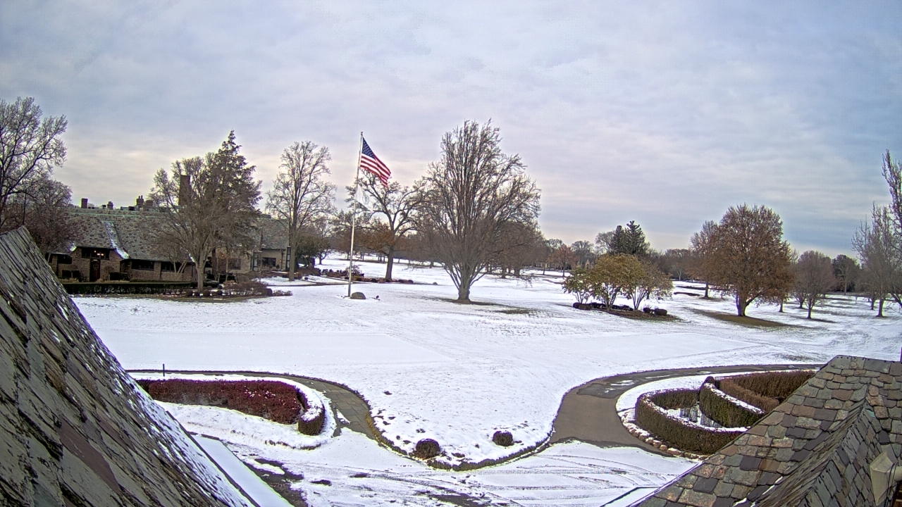 Thumbnail for current weather camera view from Country Club of Detroit in Grosse Pointe Farms, Michigan