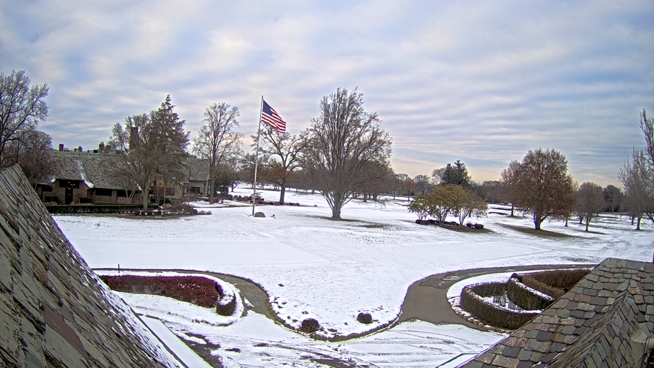 Thumbnail for current weather camera view from Country Club of Detroit in Grosse Pointe Farms, Michigan