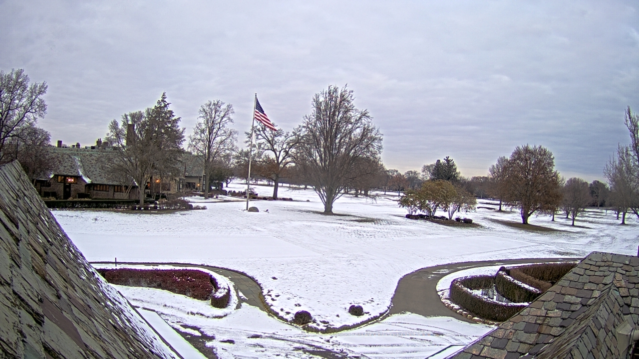 Thumbnail for current weather camera view from Country Club of Detroit in Grosse Pointe Farms, Michigan