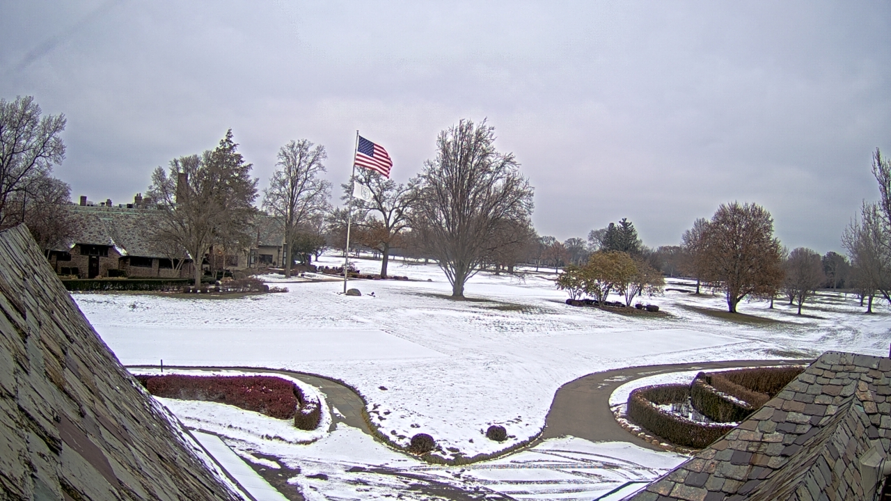 Thumbnail for current weather camera view from Country Club of Detroit in Grosse Pointe Farms, Michigan