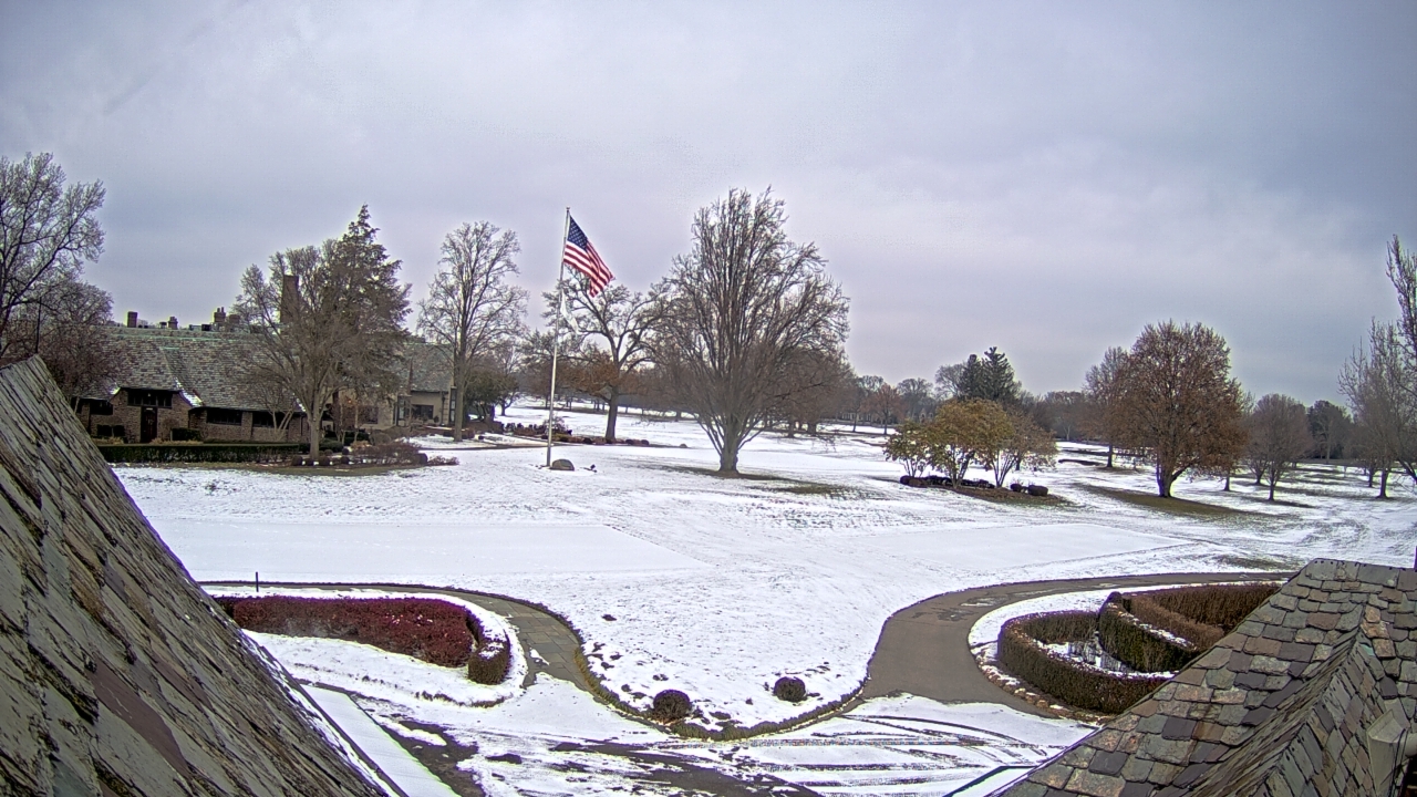 Thumbnail for current weather camera view from Country Club of Detroit in Grosse Pointe Farms, Michigan