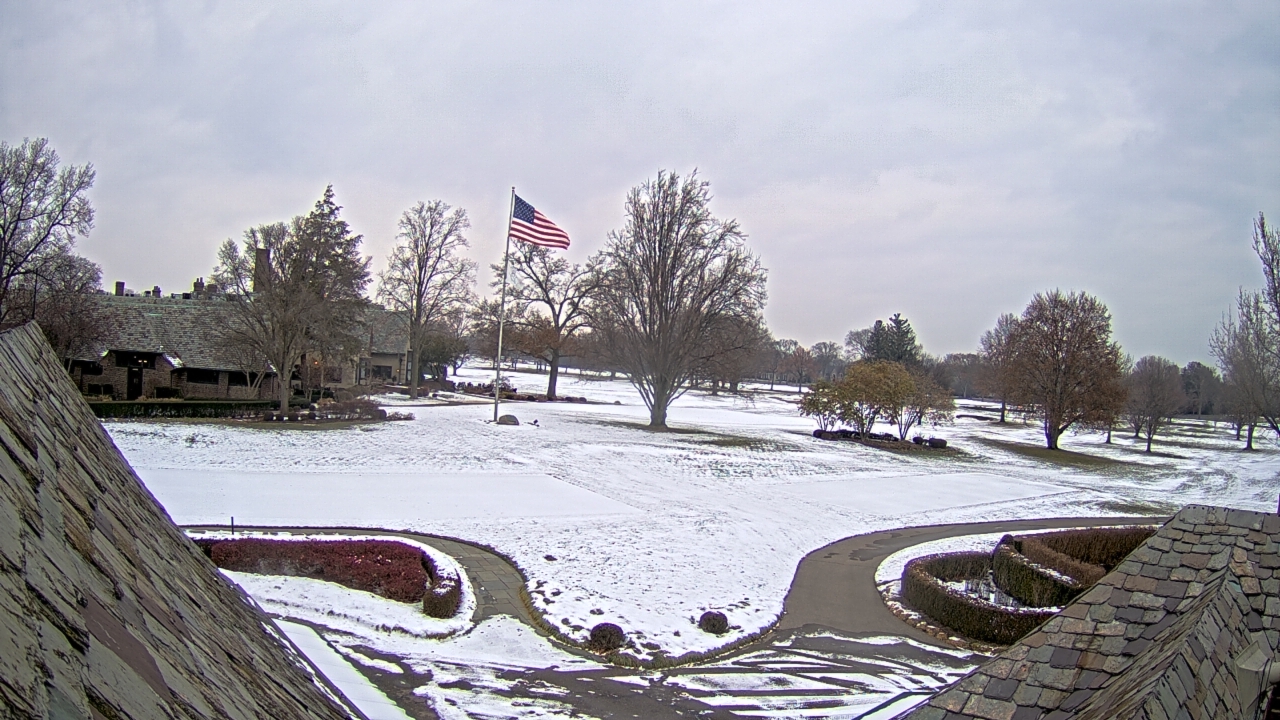 Thumbnail for current weather camera view from Country Club of Detroit in Grosse Pointe Farms, Michigan