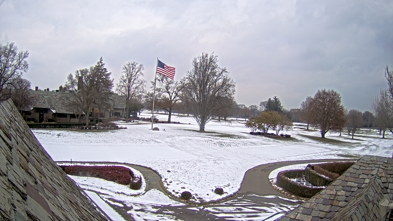Thumbnail for current weather camera view from Country Club of Detroit in Grosse Pointe Farms, Michigan