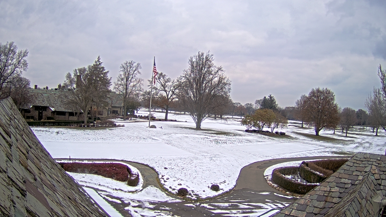 Thumbnail for current weather camera view from Country Club of Detroit in Grosse Pointe Farms, Michigan