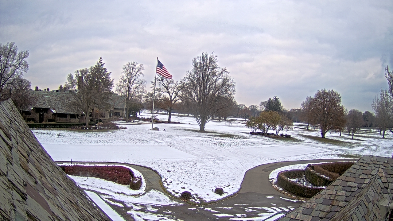 Thumbnail for current weather camera view from Country Club of Detroit in Grosse Pointe Farms, Michigan