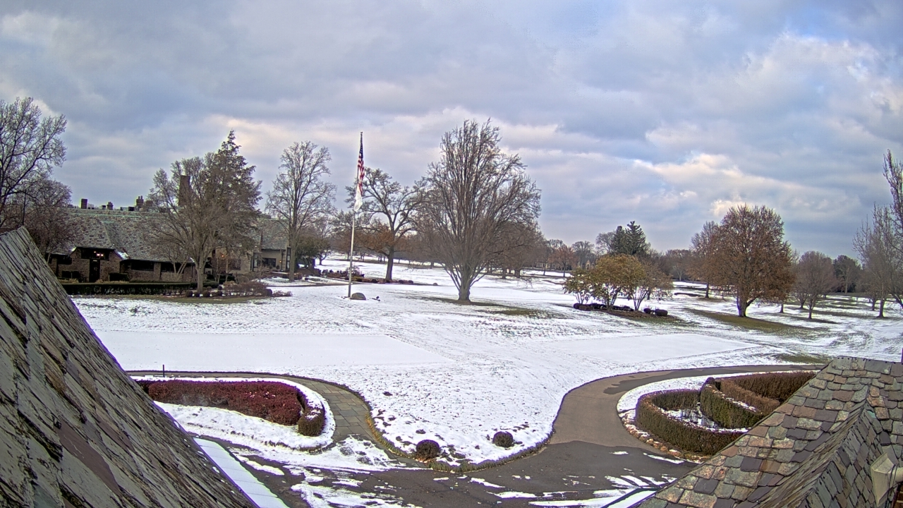 Thumbnail for current weather camera view from Country Club of Detroit in Grosse Pointe Farms, Michigan