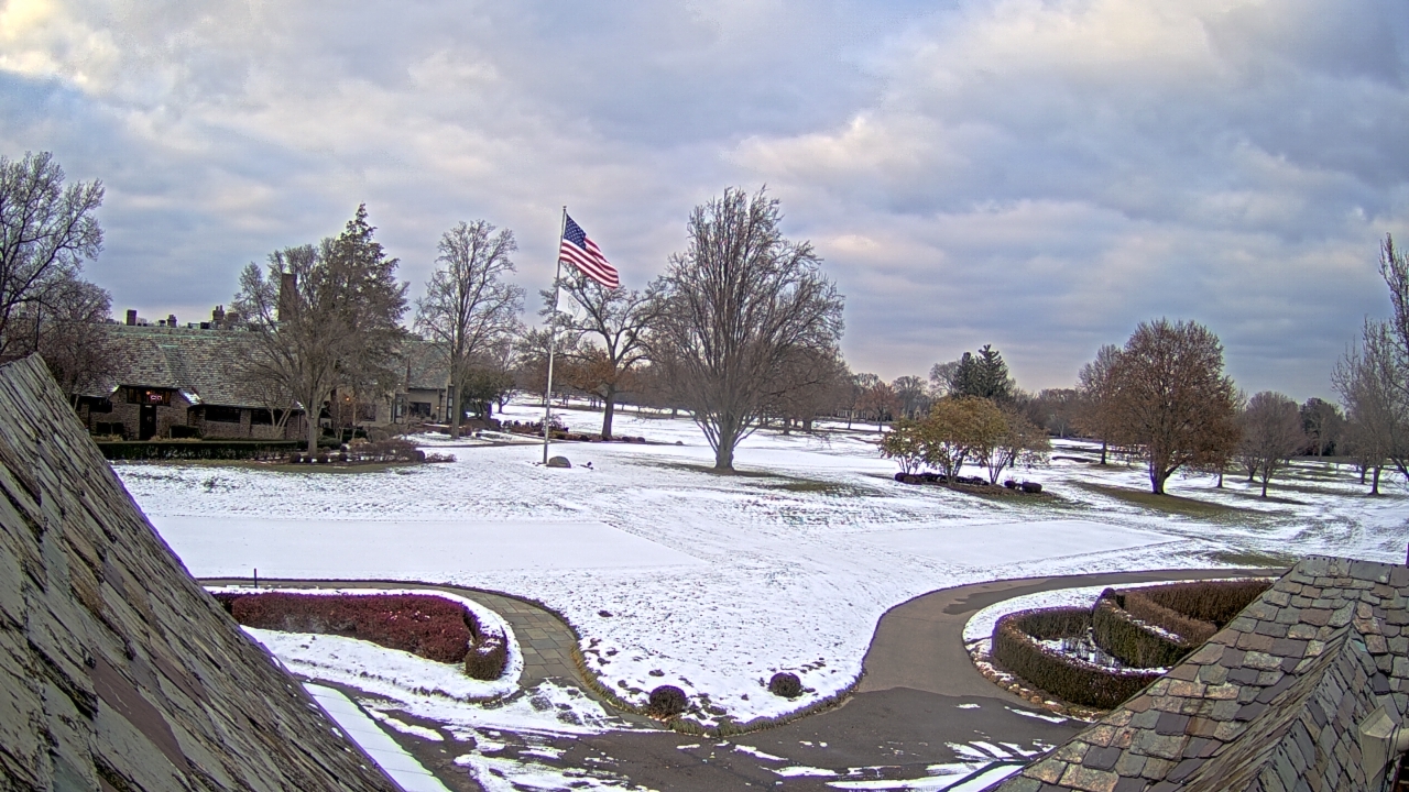 Thumbnail for current weather camera view from Country Club of Detroit in Grosse Pointe Farms, Michigan