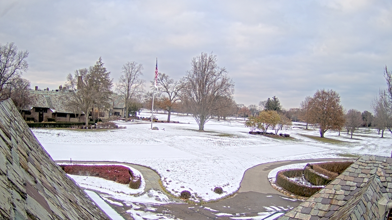 Thumbnail for current weather camera view from Country Club of Detroit in Grosse Pointe Farms, Michigan