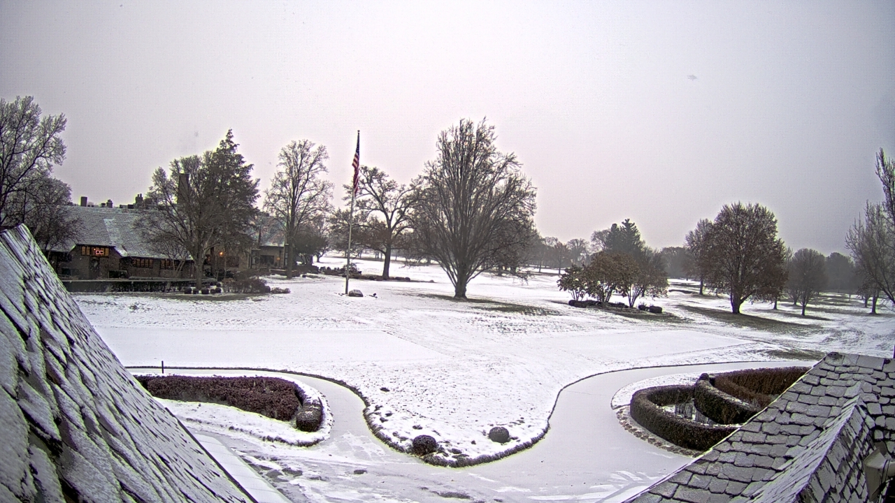 Thumbnail for current weather camera view from Country Club of Detroit in Grosse Pointe Farms, Michigan