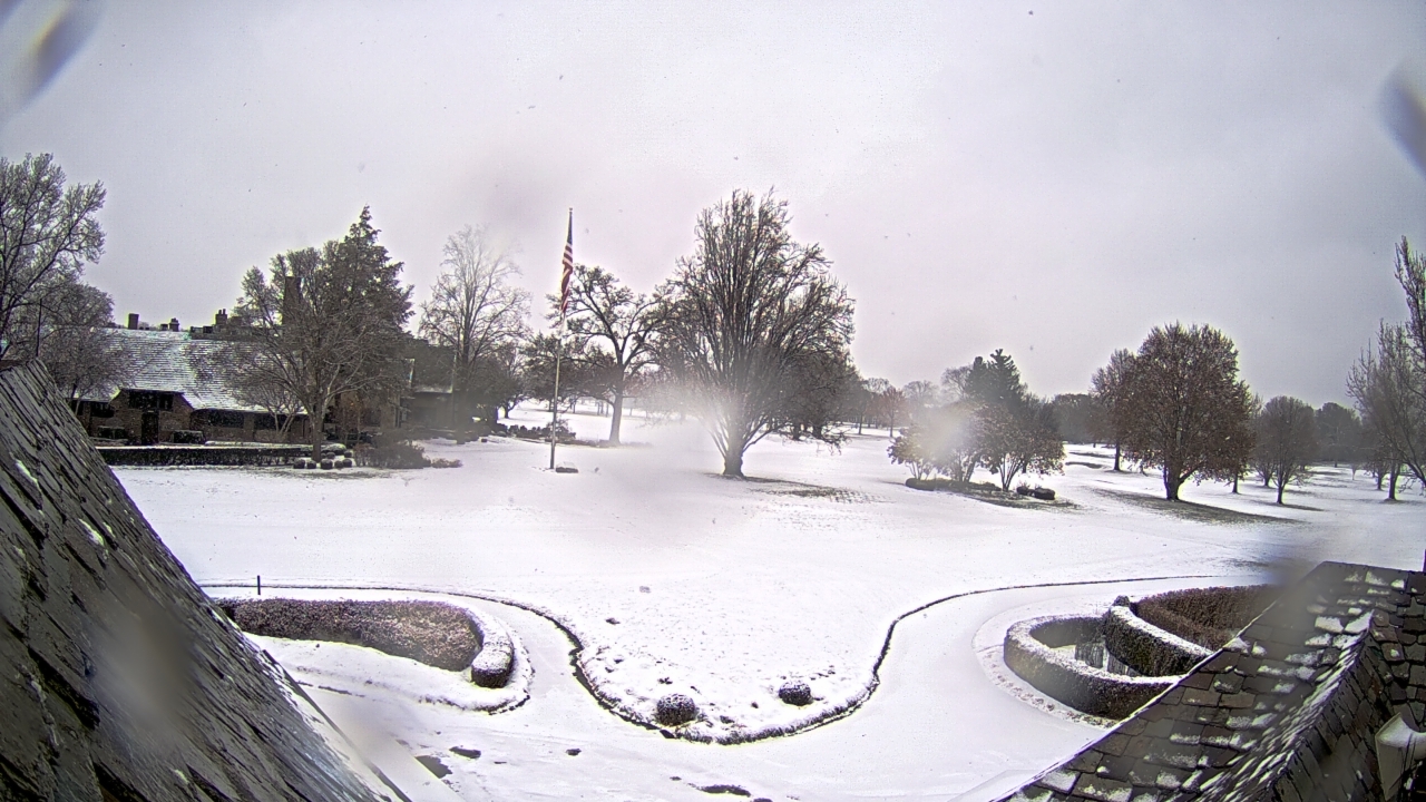 Thumbnail for current weather camera view from Country Club of Detroit in Grosse Pointe Farms, Michigan