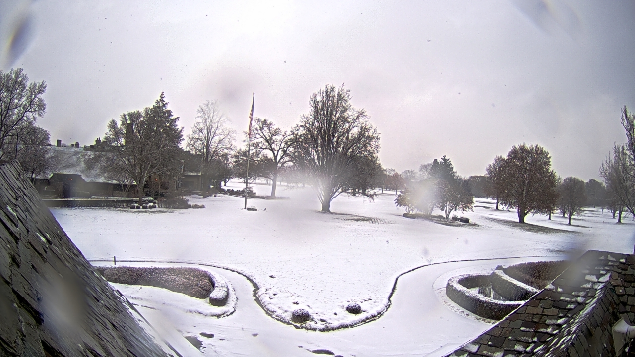 Thumbnail for current weather camera view from Country Club of Detroit in Grosse Pointe Farms, Michigan