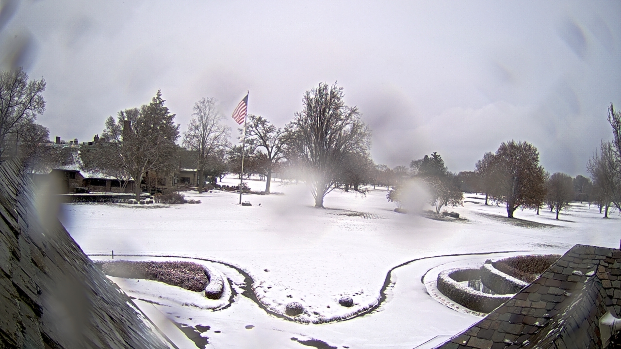 Thumbnail for current weather camera view from Country Club of Detroit in Grosse Pointe Farms, Michigan