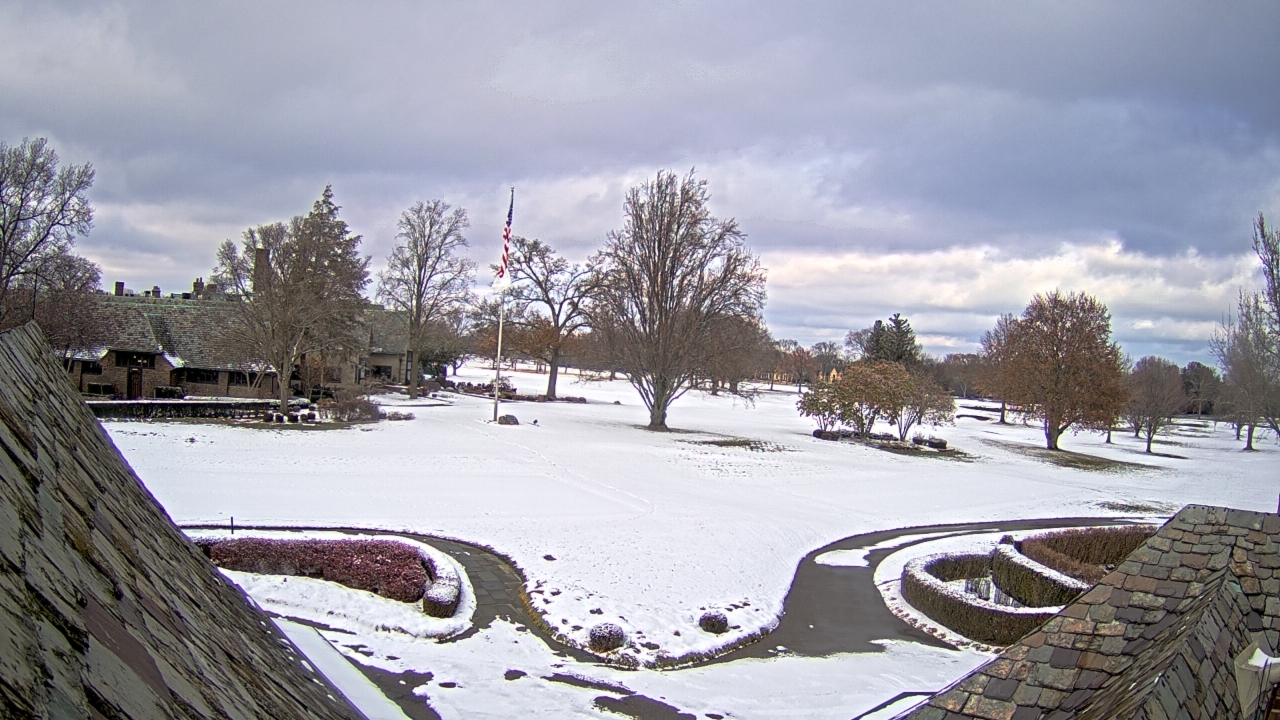 Thumbnail for current weather camera view from Country Club of Detroit in Grosse Pointe Farms, Michigan