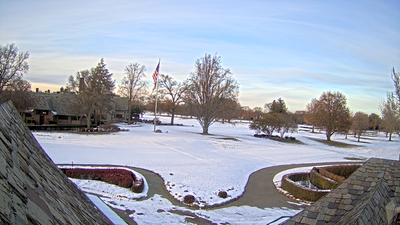 Thumbnail for current weather camera view from Country Club of Detroit in Grosse Pointe Farms, Michigan